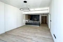 Pool &amp; Burj Khalifa View | 2 Bed + Maids
