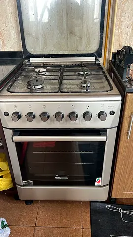 4-Burner Gas Cooker with Oven - Freestanding Range (Used)