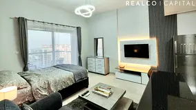 Fully Furnished &amp; Upgraded | 2 Parking | High Floor | Vacant