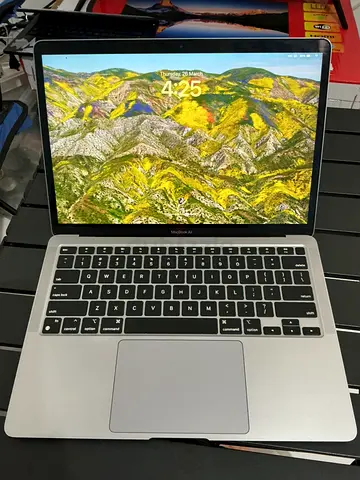 MacBook Air M1 13-inch (Silver) - Lightly used, fully working, 8G/512GB 2020