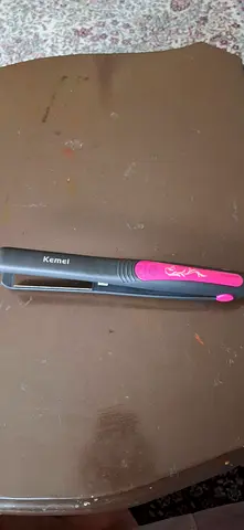 Kemei hair straightener