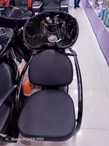Sleek Black Shampoo Chair for Salons
