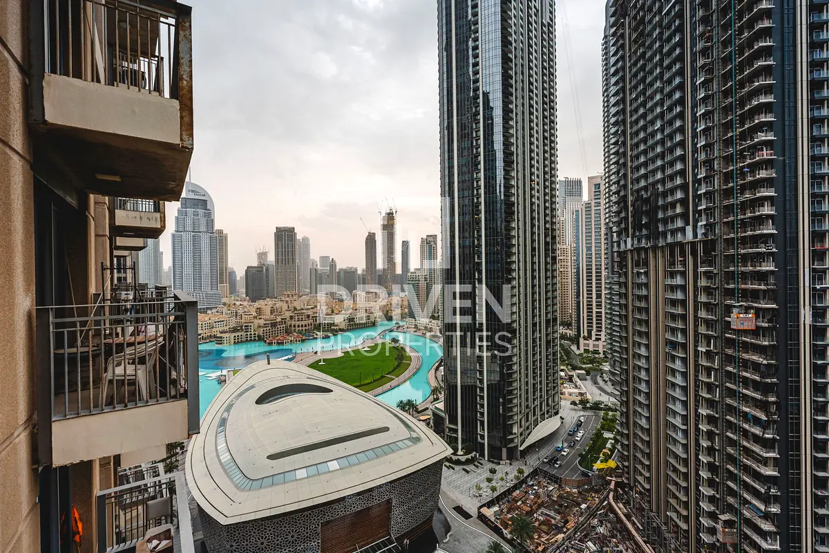 Vacant | High Floor | Opera and Fountain View