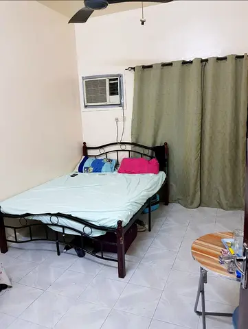 Lady bed space ( only two ladies )in a room with roadside balcony ,close to ADCB metro for  Indians