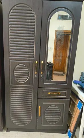 Stylish Wooden Wardrobe with Mirror