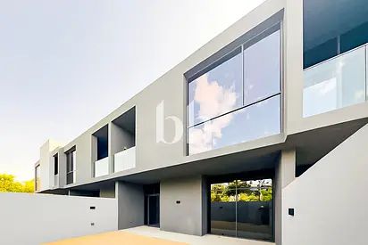 Spacious 2BR Townhouse | Freehold | Family Life