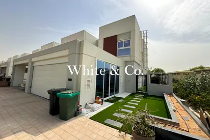 Upgraded 4BHK | Corner | Vacant on Transfer