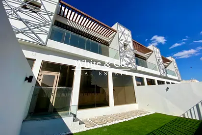 Vastu Comp | Private Cluster | Single Row