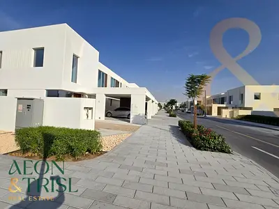 Single Row | 3 BR | Golden Beach | The valley