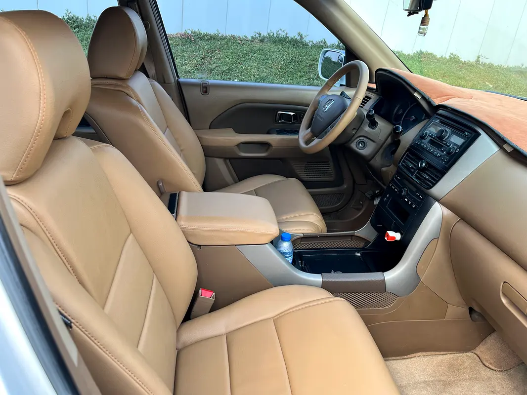 Honda MR-V 2008 — photo 1 of 8