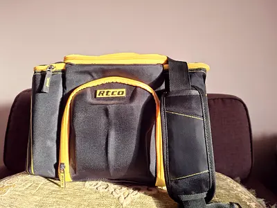 Rico Camping Bag/family lunch bag for Safe Storage, comes with 3 food containers. NEGOTIABLE.