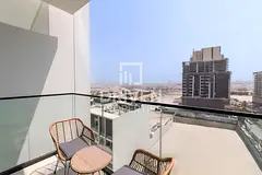 Modern Layout Studio | High Floor | Community View