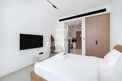 Modern Layout Studio | High Floor | Community View