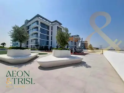 Lagoon View | Fully Furnished | District One