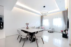 Fully Furnished I Excellent Condition I Renovated