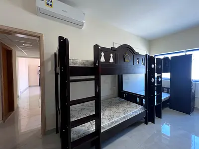 New and Clean ! Executive bedspace for INDIAN near SAHARa centre males with all Amenities inclusive