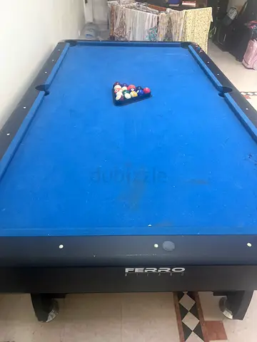 Ferro Pool Table with Accessories
