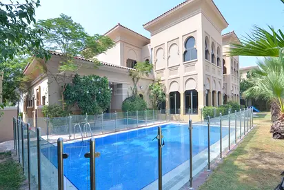 MID NUMBER | AMAZING GARDEN | STUNNING MARINA VIEW