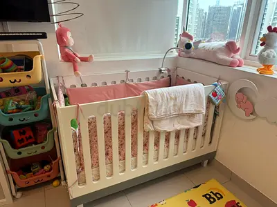 Spacious Baby Crib with Mattress – AED 700