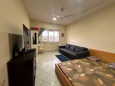 Family Sharing room for Executive Working single or Couple