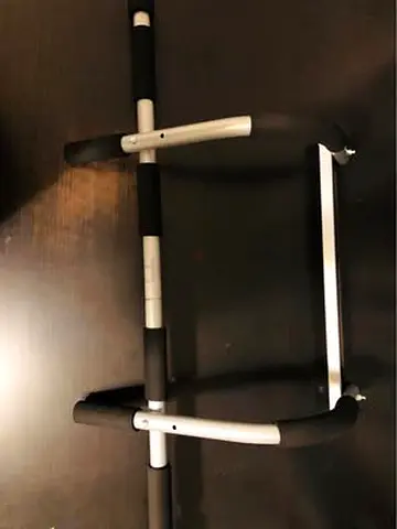 Pull Up Bar