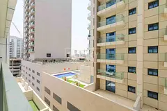 HUGE BALCONY | CLOSED KITCHEN | PRIME LOCATION