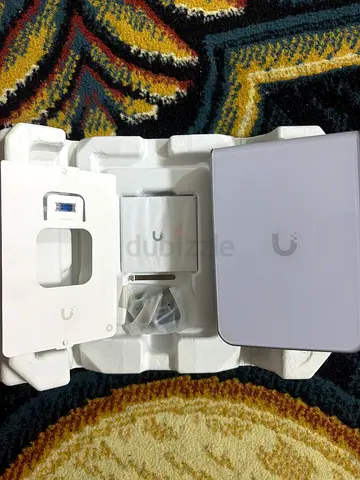 Ubiquiti UniFi U6 (white) In-wall Access Point