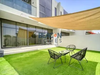 Prime Location | Single Row | Spacious Layout
