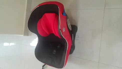 Car Seat for Infants, Red and Black