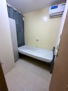 Full closed partition Near Meena Bazaar/ opp.Damas Jewellery ,Alain