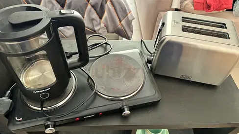 Bundle: Glass electric kettle, 2-slice toaster and double hot plate - working