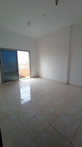 🔥 شقة مميزة للإيجار السنوي في إمارة الشارقة 🔥 🏡 غرفتين وصالة مع موزع كبير بمواصفات رائعة 📍 في منطقة البطينة
