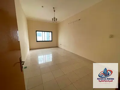 بالشارقة القاسمية غرفتين وصالة تبع أملاك المدينة بلكونة تكييف وغاز مركزي الإيجار 40 ألف درهم دفع 4 أو 6 دفعات موقع مميز