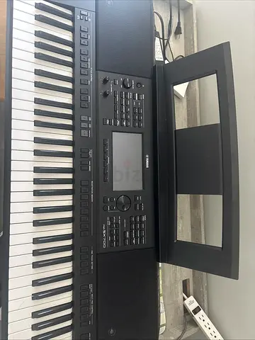 Yamaha PSRSX 700 Keyboard with Stand loaded with Indian expansion pack
