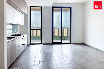 Vacant I Open Kitchen I Golf View