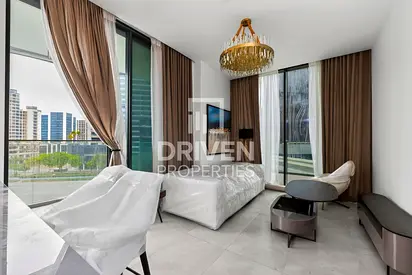 Ready to Move in | Prime Location | Modern Layout