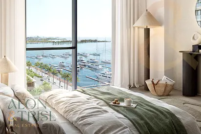 High Floor Open Plan Unit with Community View