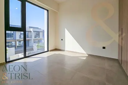 Vacant | 3 Bedroom | Spacious | Private Garden
