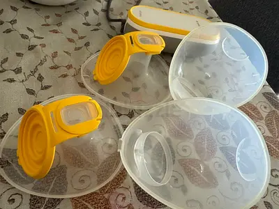 Medela freestyle double electric breast pump (used)