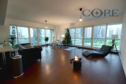 Park & Lake View | Corner layout | Good condition