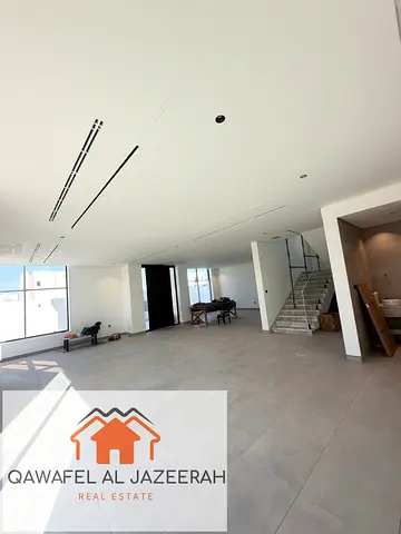 فيلا جديدة فاخرة وعصرية في العوير 3 غرف نوم صالة غرفة معيشة غرفة طعام مطبخ حديقة غرفة للخادمة مخزن غرفة غسيل موقف سيارات منطقة ألعاب للأطفال  موقع مميز للغاية، بالقرب من شارع الإمارات، ومطار دبي، وسوق