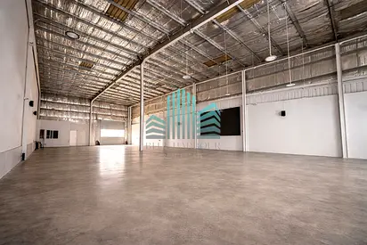 READY TO MOVE-IN WITH OFFICES AND HIGH CEILING