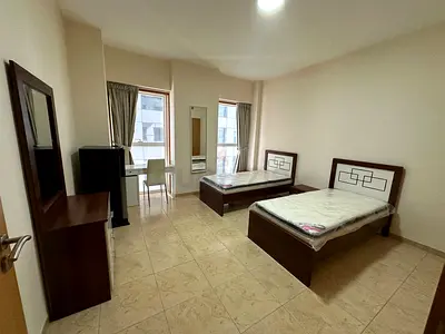 Flatmates in DIFC (Master room with bathroom)