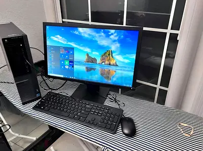 Dell Desktop Set  Intel core- i7 CPU 3.4 GHz 16GB Ram,SSD 500 GB 22 monitor Keyboard mouse included