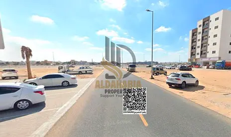 A great investment opportunity to own a residential-commercial plot in the prime location of Al Jurf 3, Ajman. This area is highly in demand due to i