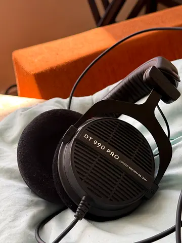 Beyerdynamic DT 990 Pro Headphones