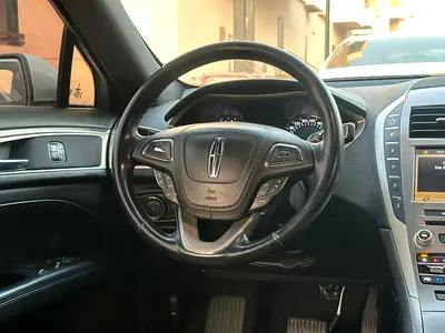 صورة 8 لـ 2017 Lincoln MKZ