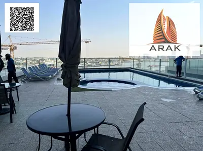 🌟 شقة فاخرة للإيجار في تاور الواحة – الراشدية 1 | إطلالة على الخور + باركن + مسبح 🌟