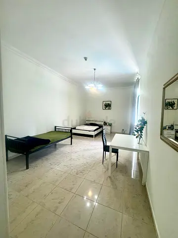 MASTER BEDROOM-BIG ROOM...ATTACHED BATHROOM+BALCONY