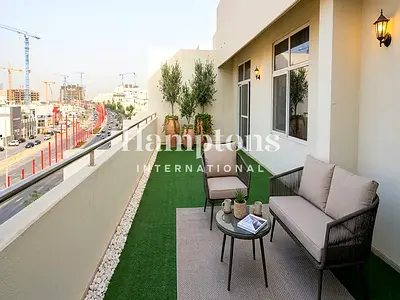 Top Floor | Upgraded | Huge Terrace | Skyline View